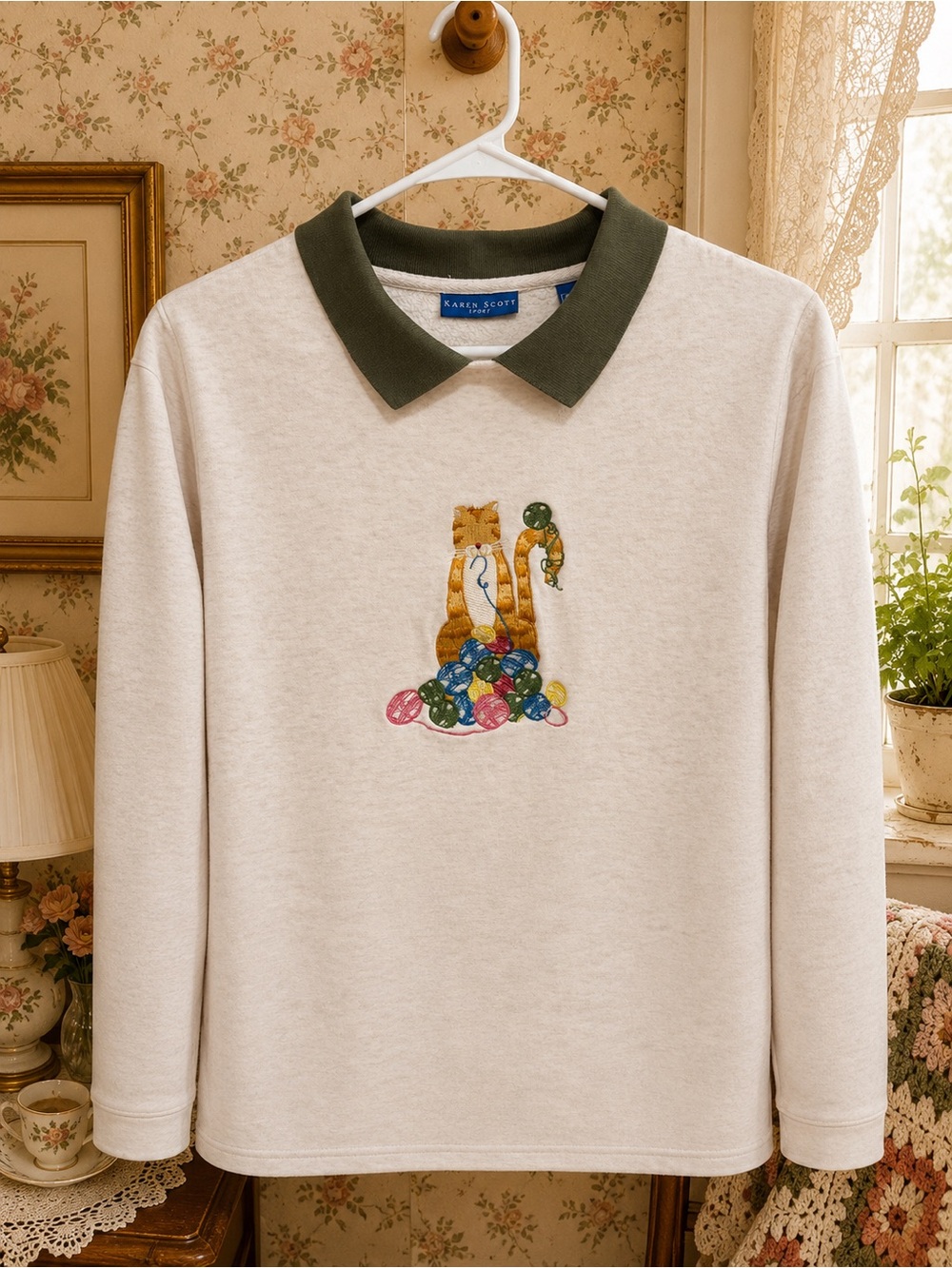 Karen Scott Cream Knit Pullover with Dark Green Polo Collar and Cat Embroidery
